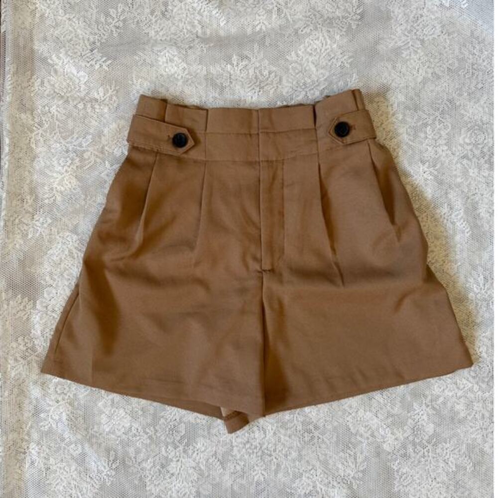 NWOT  Banana Republic “5” Short” Sailor Waisted Pleated Shorts Size 0